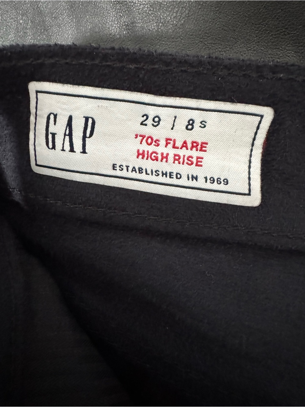 Gap Black Faux Leather Flare Jeans | Excellent Used Condition | Size 8 Short - Picture 4 of 7
